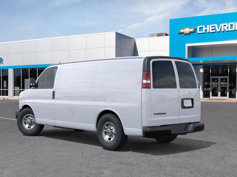 2025 Chevrolet Express 2500