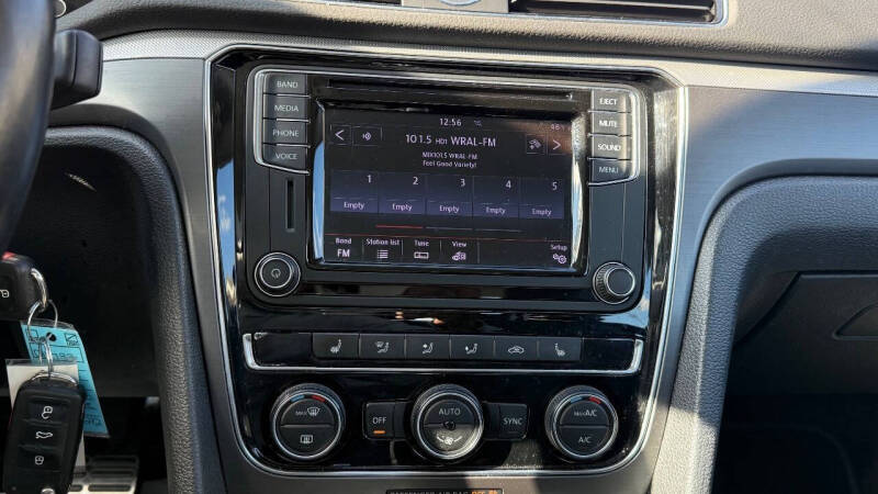 2017 Volkswagen Passat 1.8T R-Line