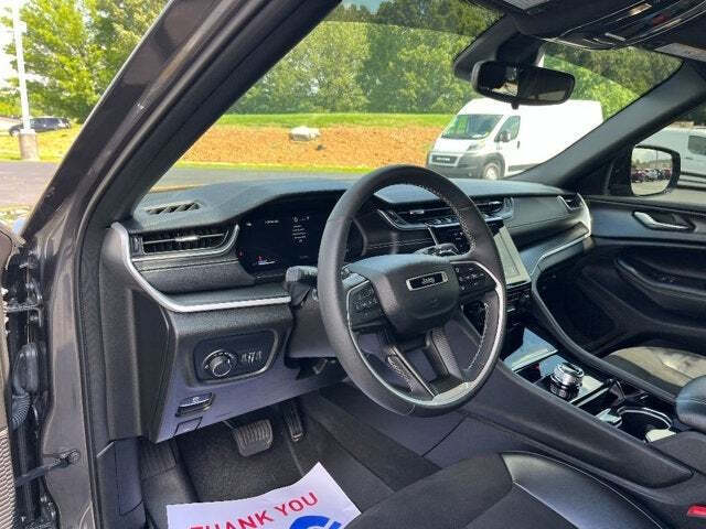 2023 Jeep Grand Cherokee L 36