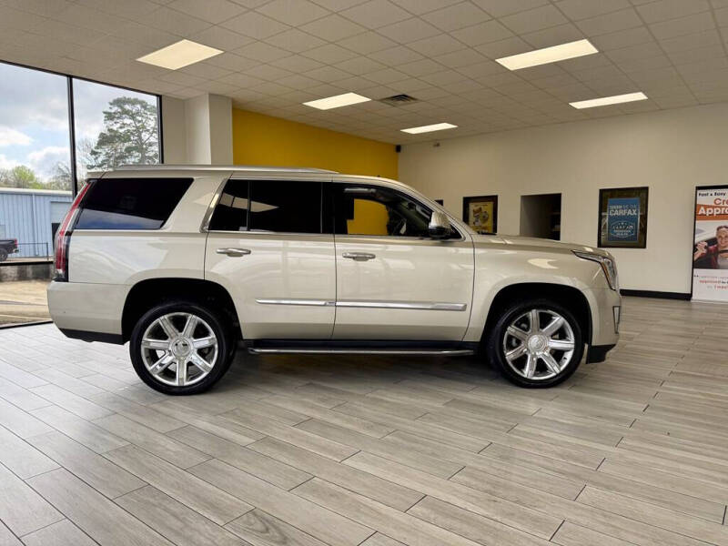 2017 Cadillac Escalade Luxury