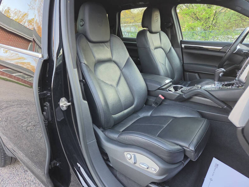 2014 Porsche Cayenne Platinum