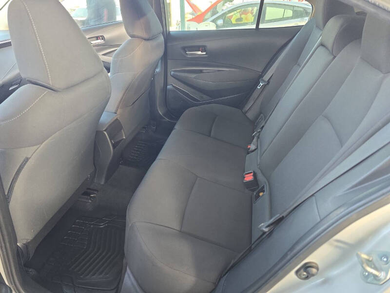 2021 Toyota Corolla LE's photo