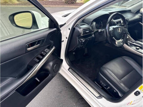 2017 Lexus IS 200t