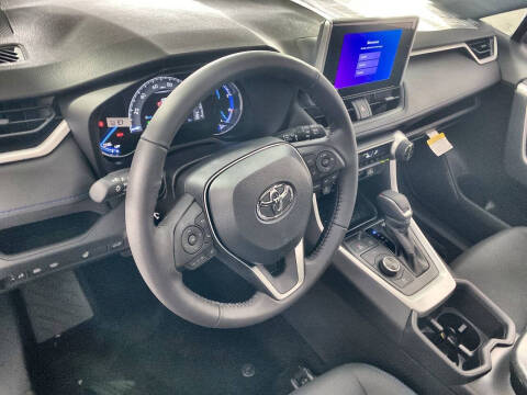 2024 Toyota RAV4 Hybrid SE