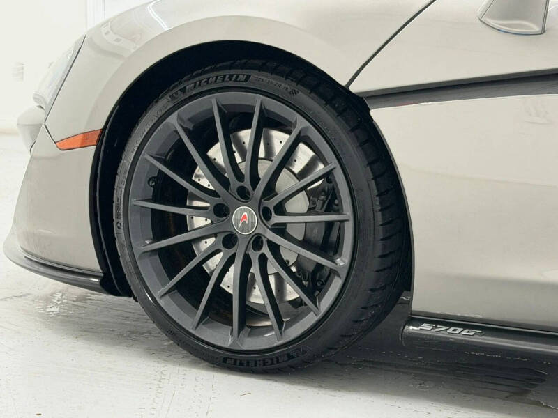 2017 McLaren 570GT