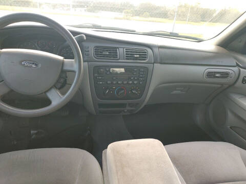 2006 Ford Taurus SE