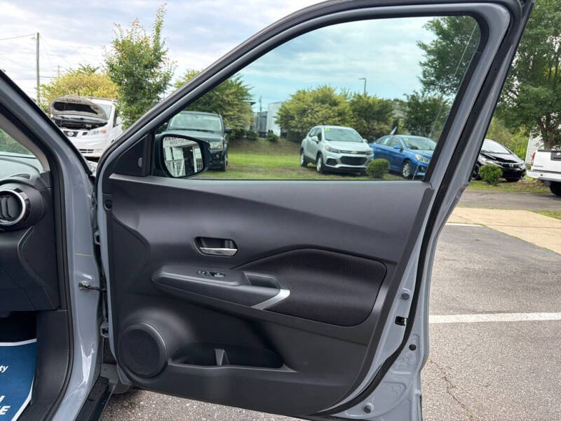 2023 Nissan Kicks SV
