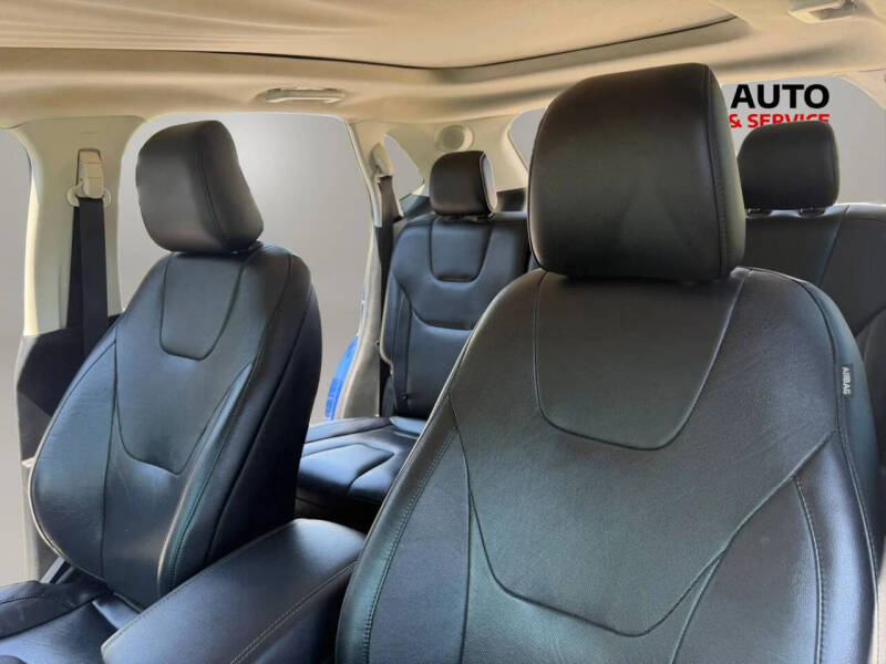 2020 Ford Edge Titanium