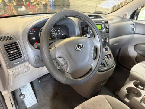 2012 Kia Sedona LX