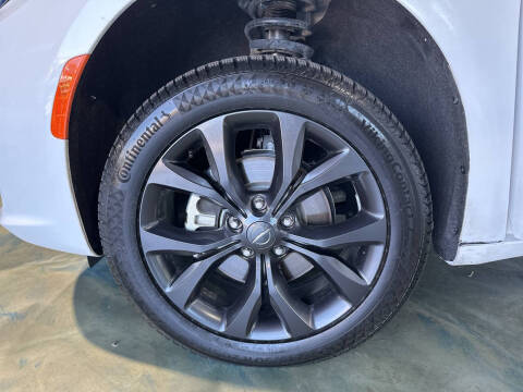 2024 Chrysler Pacifica Touring