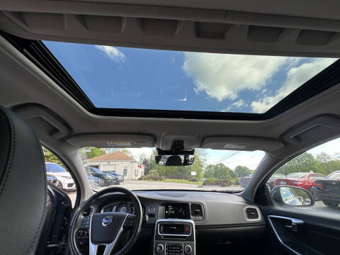 2015 Volvo V60 T5 Drive-E Platinum