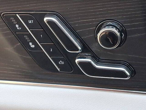 2024 Cadillac LYRIQ Luxury 1