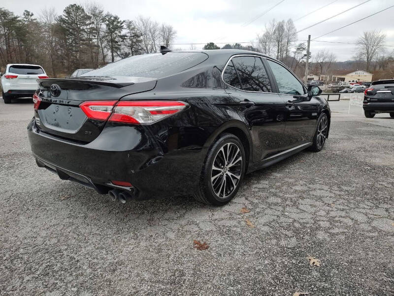2020 Toyota Camry SE