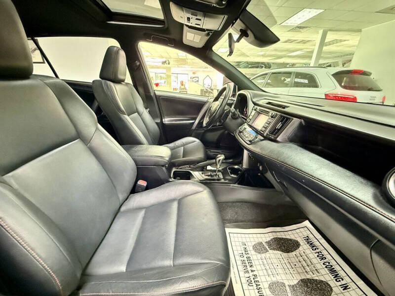 2017 Toyota RAV4 SE