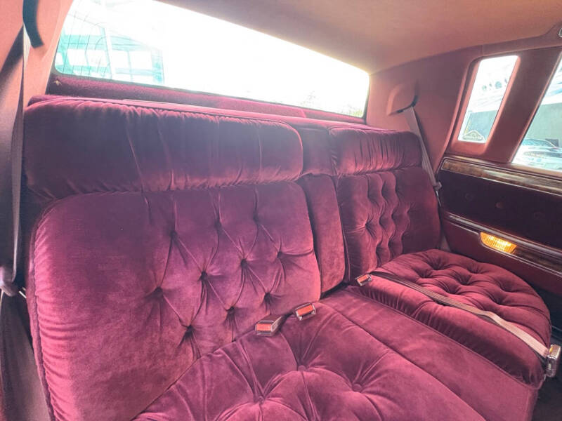 1990 Chrysler New Yorker