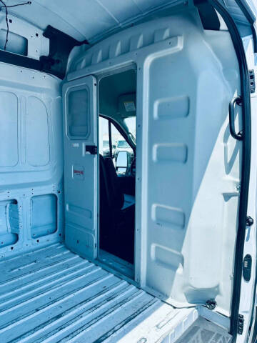 2023 Ford Transit 250