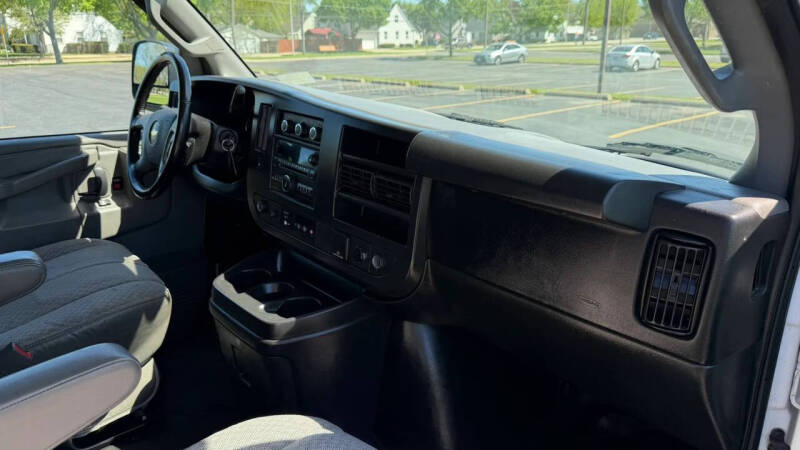 2017 Chevrolet Express LT 3500