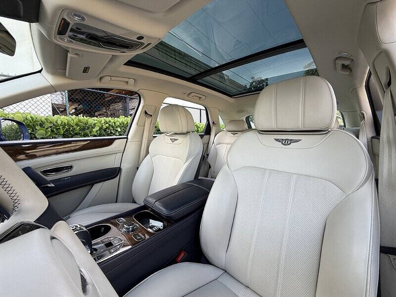 2018 Bentley Bentayga 41