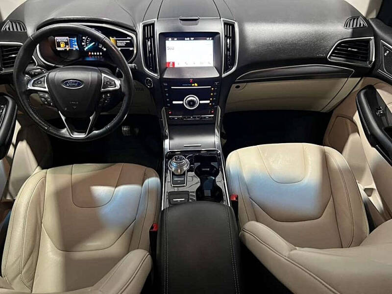 2019 Ford Edge Titanium