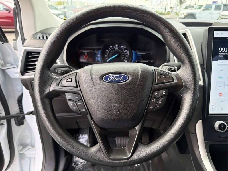 2022 Ford Edge SE