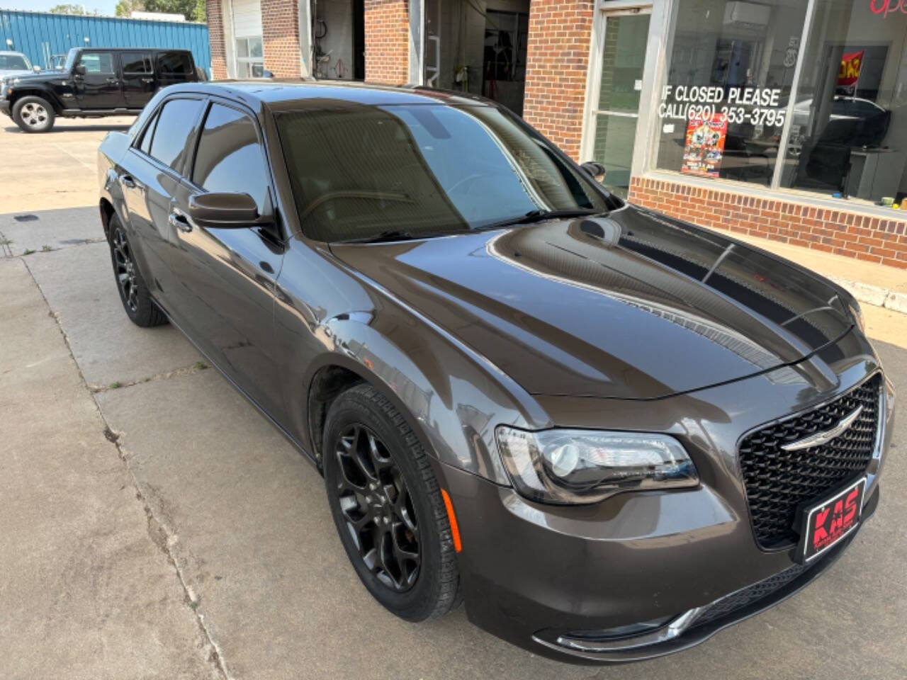 2019 Chrysler 300 for sale at Kansas Auto Sales in Ulysses, KS