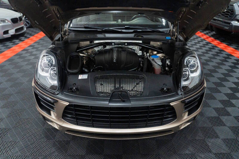2017 Porsche Macan