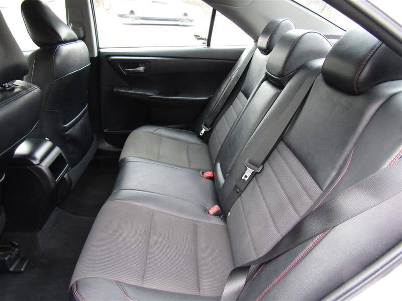 2016 Toyota Camry SE