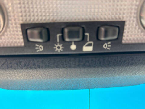 2005 Ford Thunderbird Deluxe