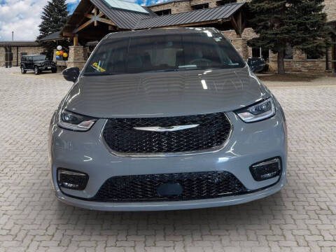 2025 Chrysler Pacifica Plug-In Hybrid Select