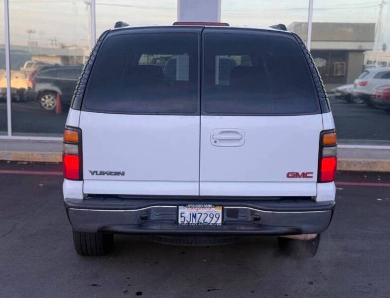 2004 GMC Yukon SLE