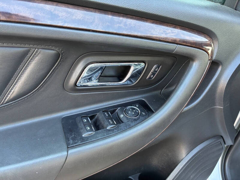 2017 Ford Taurus Limited