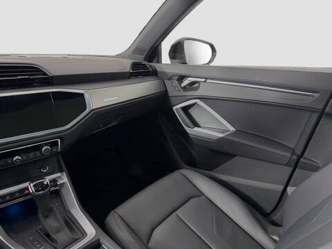 2025 Audi Q3 quattro S line Prem Plus 45 TFSI