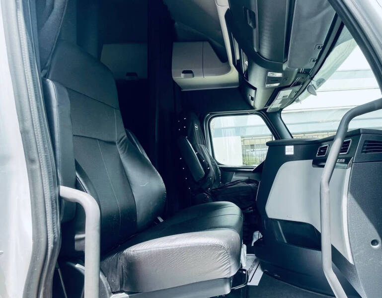 2021 Freightliner Cascadia