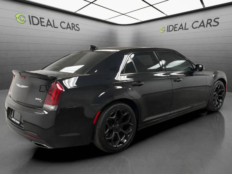 2018 Chrysler 300 S
