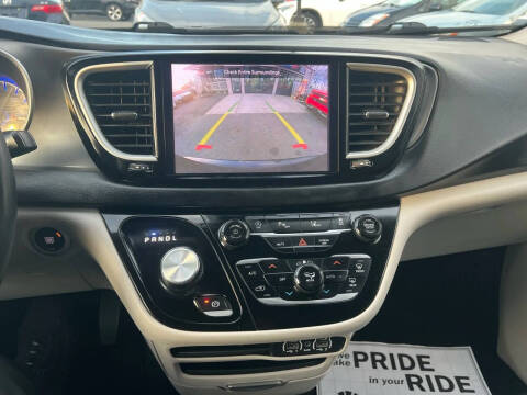 2023 Chrysler Pacifica Touring L