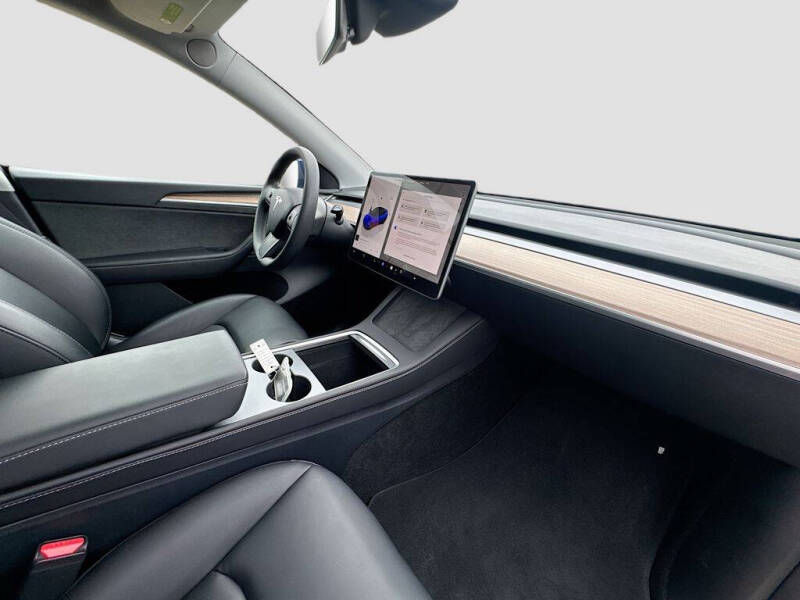 2025 Tesla Model Y Long Range
