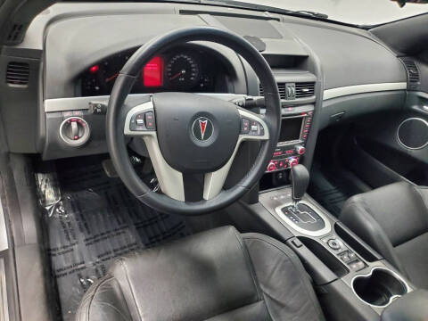 2009 Pontiac G8 Base w/Bluetooth