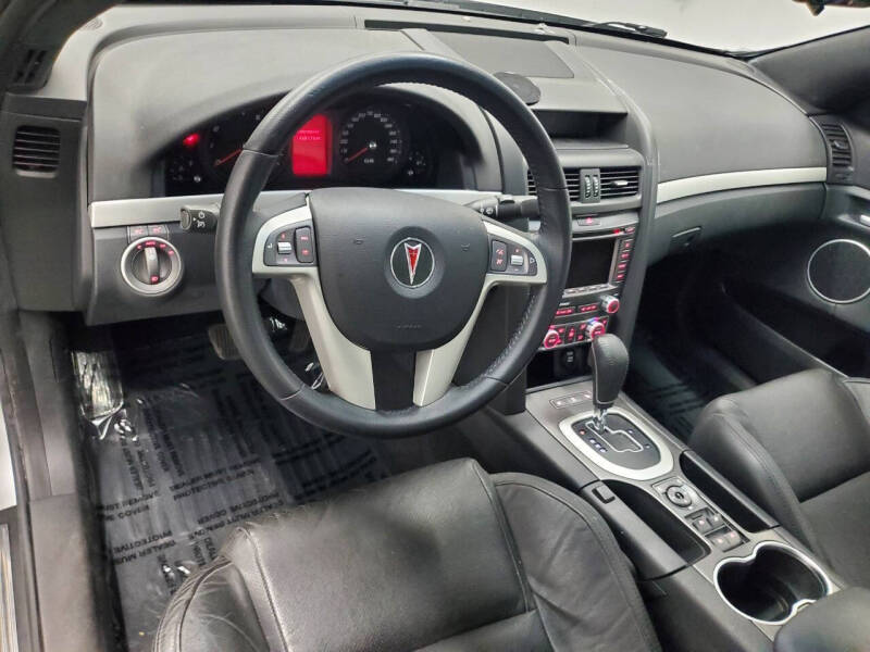 2009 Pontiac G8 Base w/Bluetooth