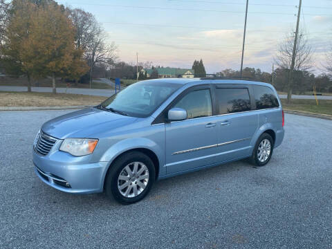 2016 Chrysler Town and Country for sale at GTO United Auto Sales LLC in Lawrenceville GA