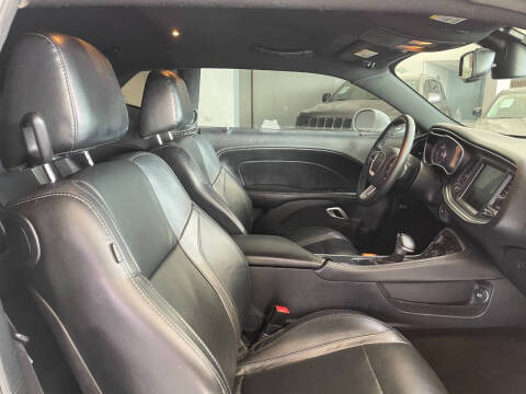 2015 Dodge Challenger SXT Plus