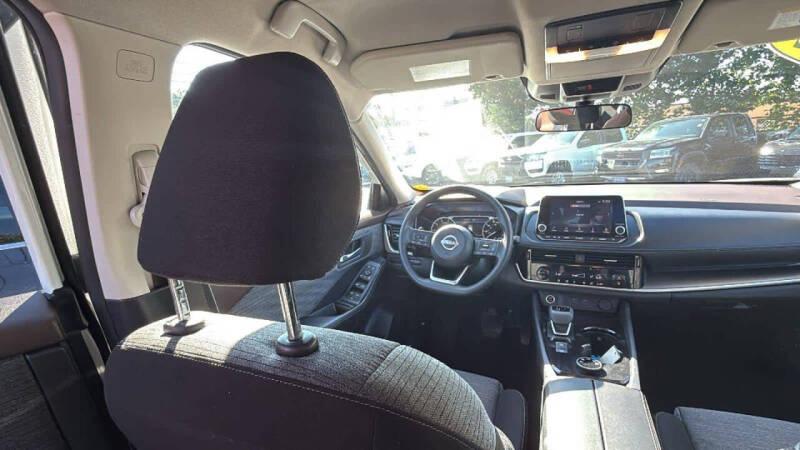 2022 Nissan Rogue SV