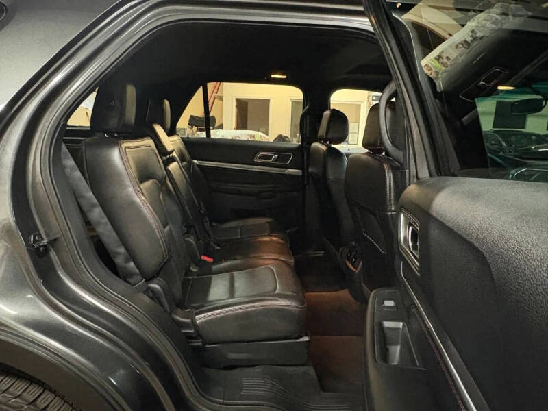 2016 Ford Explorer Sport