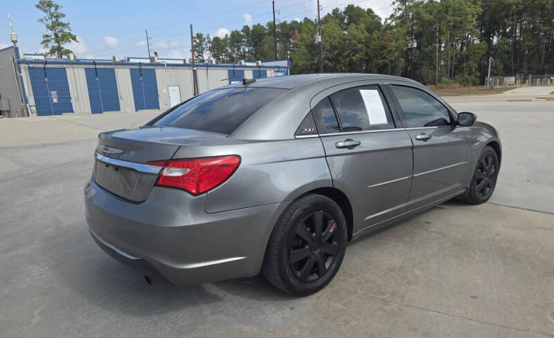 2013 Chrysler 200 LX