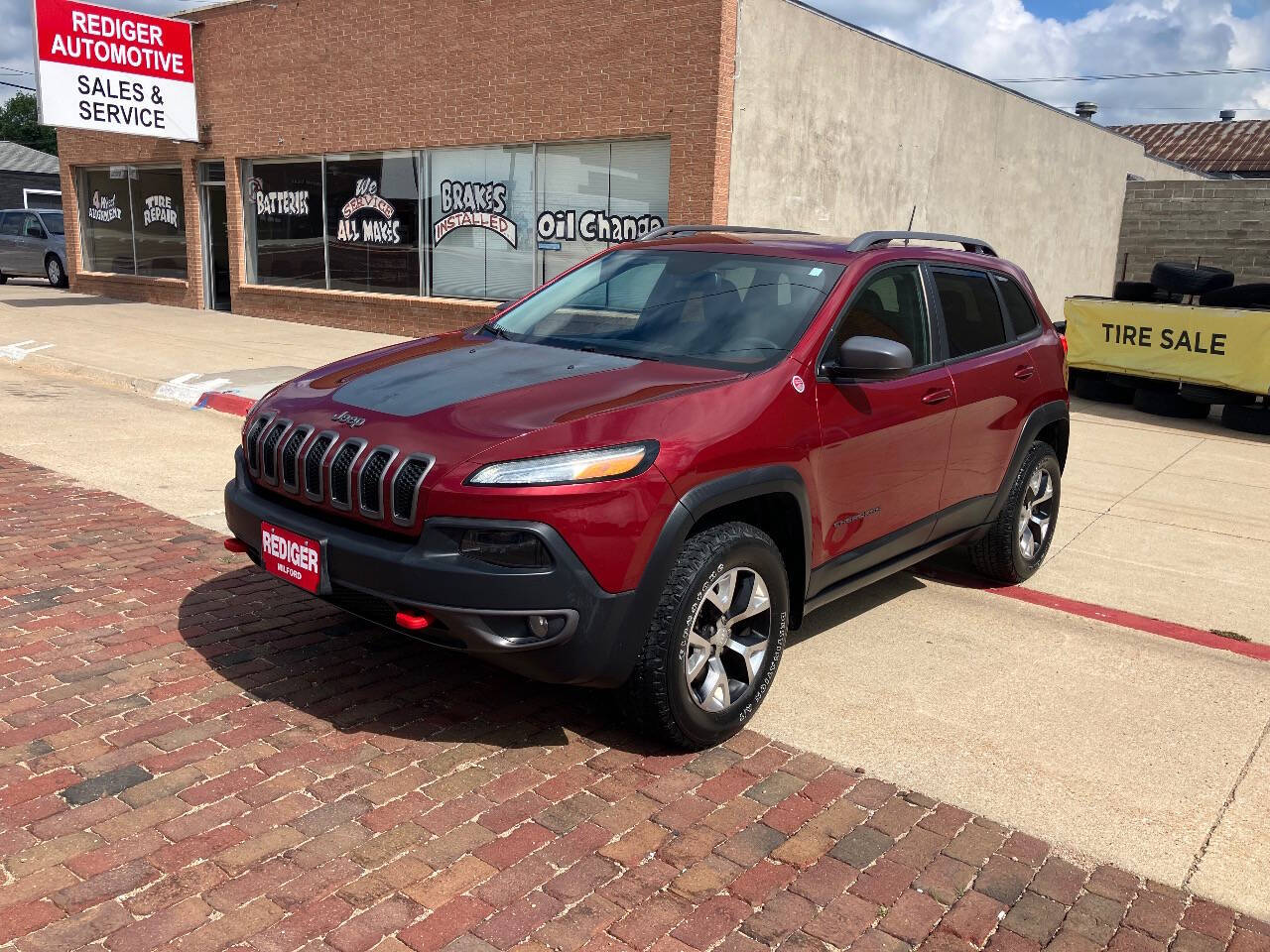 Red 2017 Jeep Cherokee Trailhawk 4x4 Trailhawk 4dr SUV 1