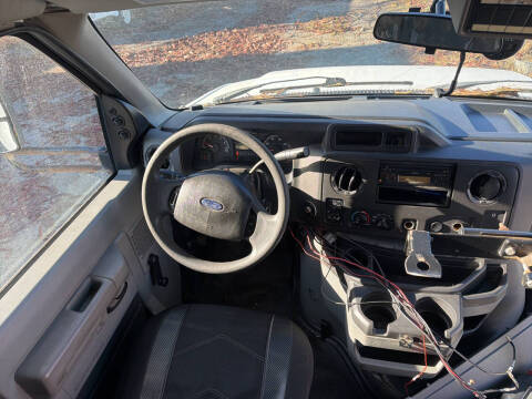 2017 Ford E-Series E-450 SD