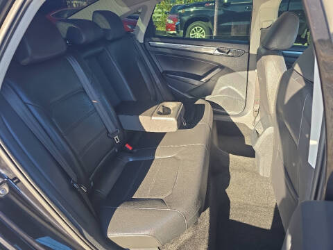 2017 Volkswagen Passat 1.8T R-Line