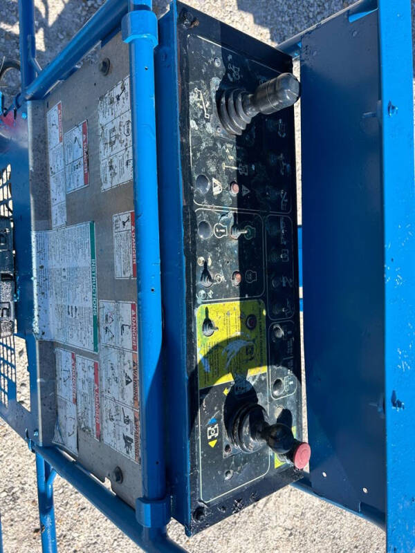 2015 Genie S-85 Boom / Manlift