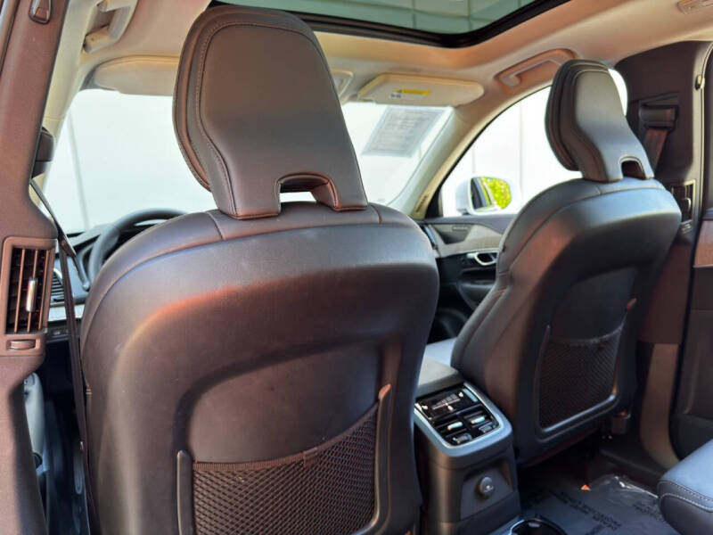 2023 Volvo XC90 Recharge T8 Ultimate Bright Theme 6P