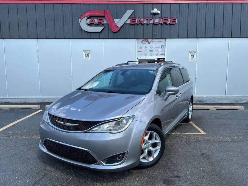 2017 Chrysler Pacifica Touring-L Plus