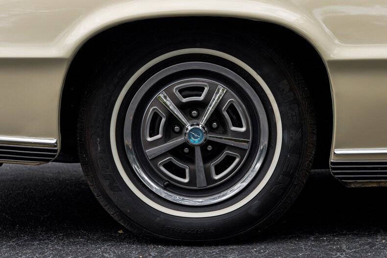 1969 Ford Thunderbird